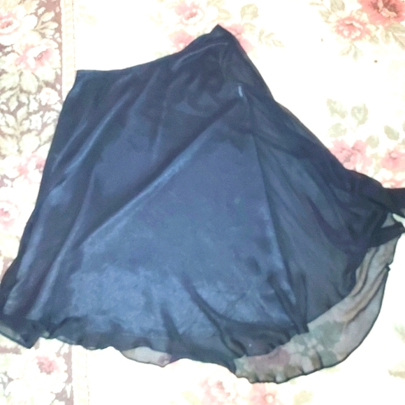 Guess by Marciano one shoulder cape top - Picture 4 of 6